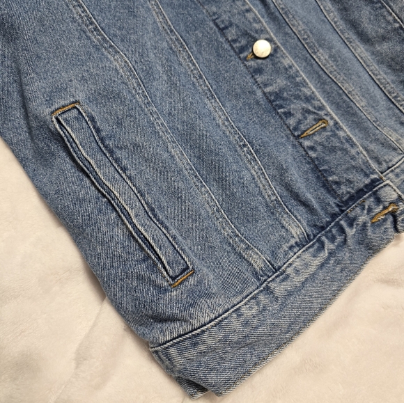 Oversized Denim Jacket - Picture 6 of 11